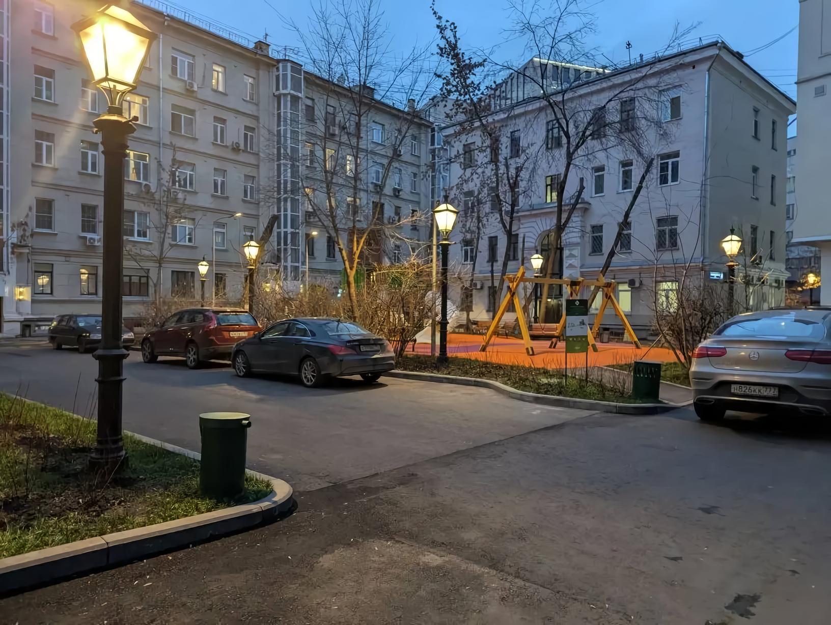 Более 35 дворов Пресненского района получат новый облик в этом году, фото