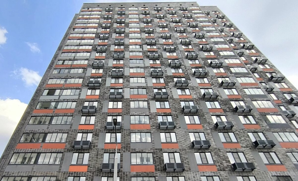 Предприниматели поборются на торгах за два коммерческих помещения на Базовской улице, фото