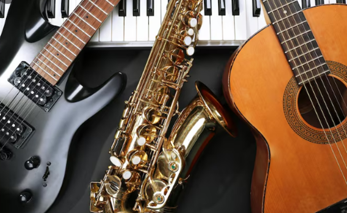 Жители любого возраста обучатся вокалу и игре на музыкальных инструментах в Бутырском районе, фото