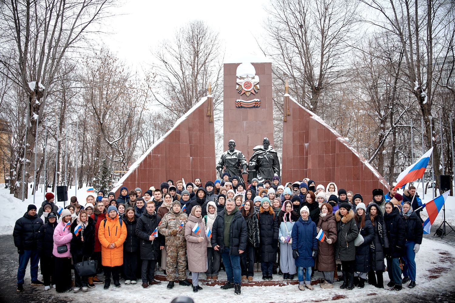 В Лефортово вспомнили героев прошлого и настоящего, фото