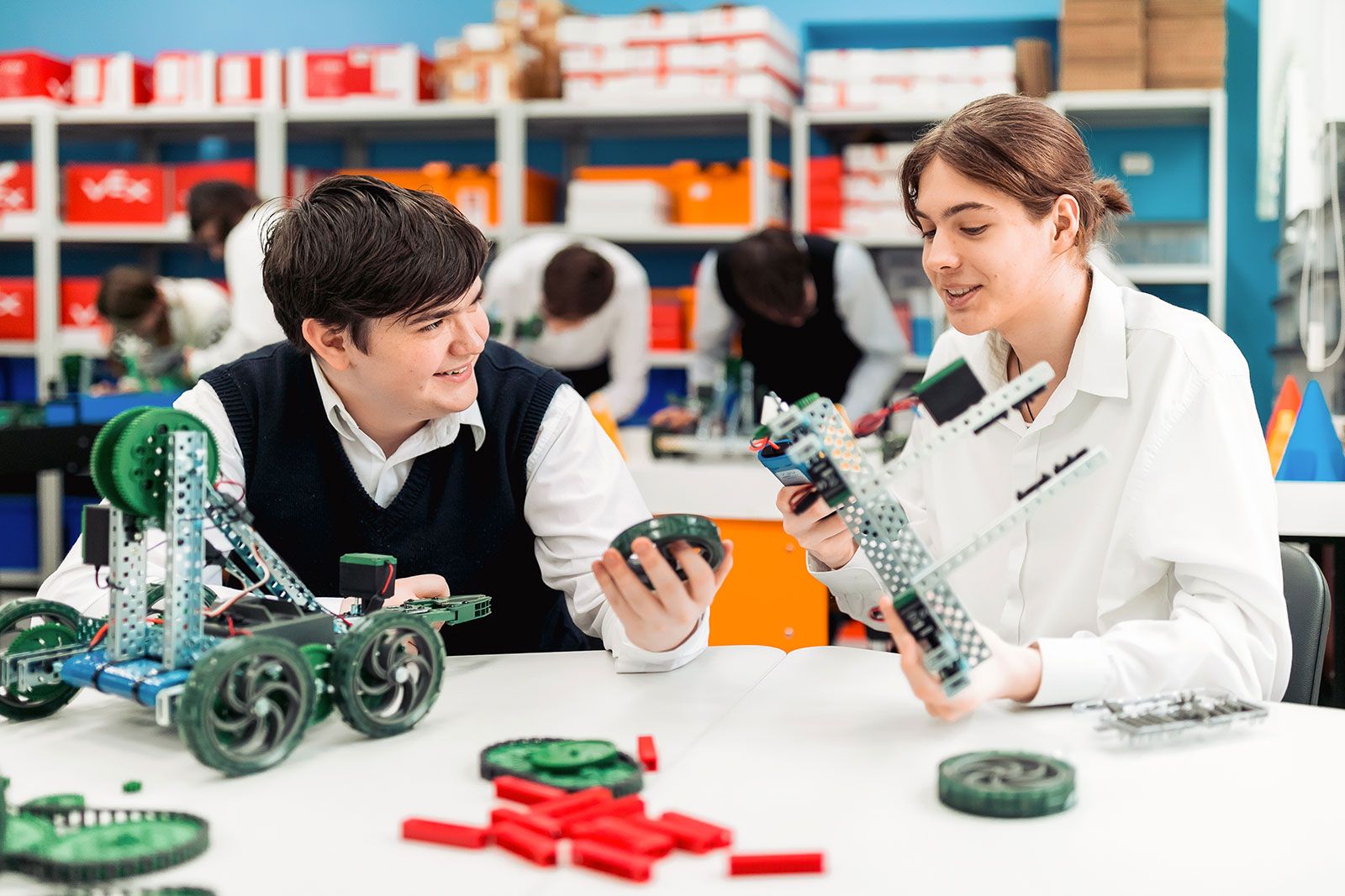 Собянин рассказал о подготовке в Москве будущих инженеров, фото