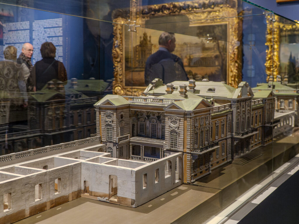 Русская чайная, сокровища &laquo;Царского Села&raquo; и открытые репетиции в цирке &mdash; куда пойти после работы  фото