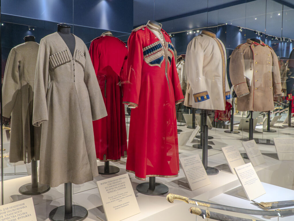 Русская чайная, сокровища &laquo;Царского Села&raquo; и открытые репетиции в цирке &mdash; куда пойти после работы  фото