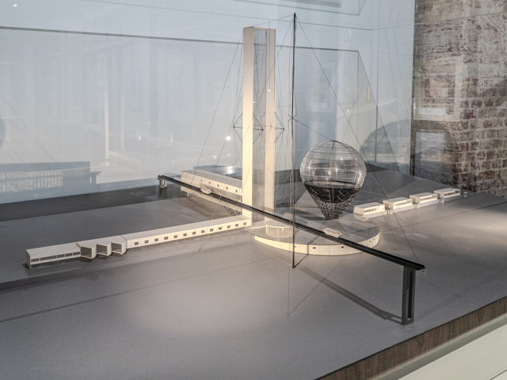 Столетие ОСА, ювелирный гардероб и ресторан на Пресне — куда пойти после работы Столетие ОСА, ювелирный гардероб и ресторан на Пресне — куда пойти после работы фото