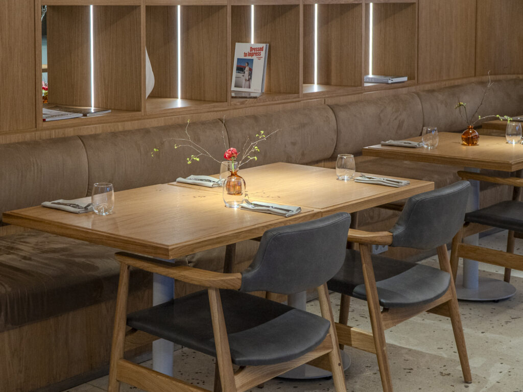 Столетие ОСА, ювелирный гардероб и ресторан на Пресне — куда пойти после работы Столетие ОСА, ювелирный гардероб и ресторан на Пресне — куда пойти после работы фото