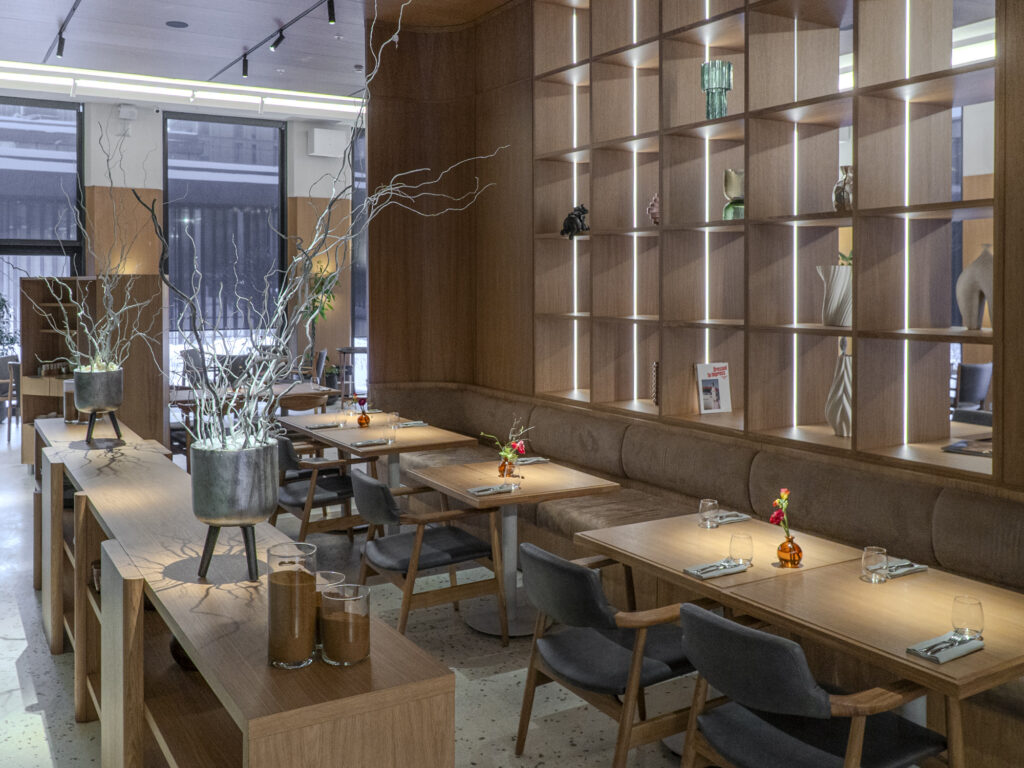 Столетие ОСА, ювелирный гардероб и ресторан на Пресне — куда пойти после работы Столетие ОСА, ювелирный гардероб и ресторан на Пресне — куда пойти после работы фото