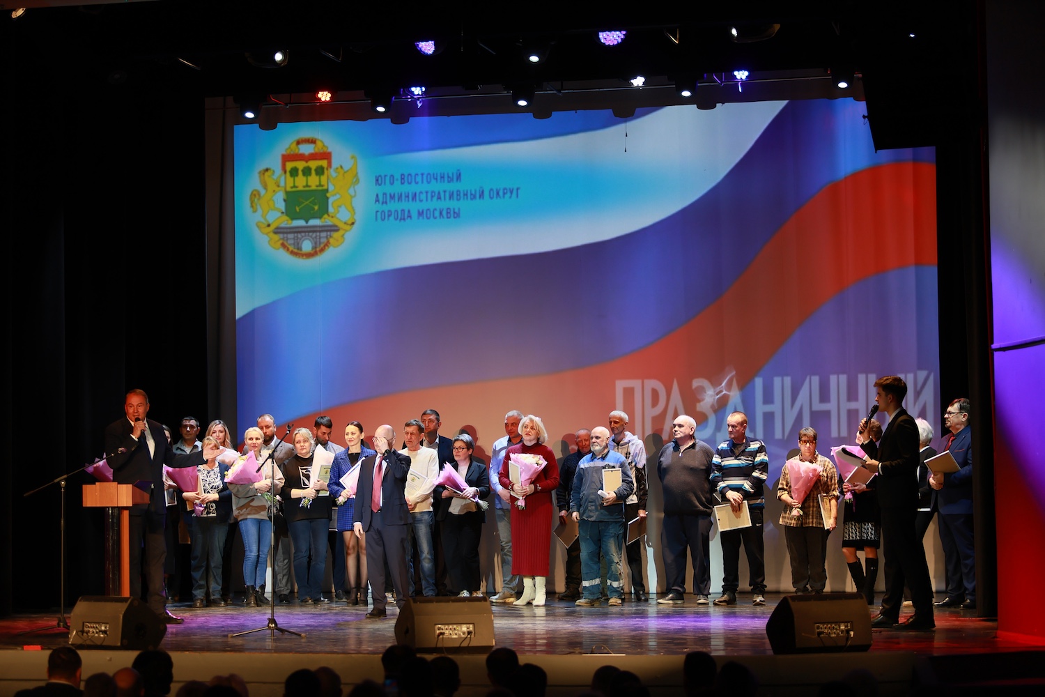 Депутат Петр Толстой поздравил работников ЖКХ с профессиональным праздником, фото