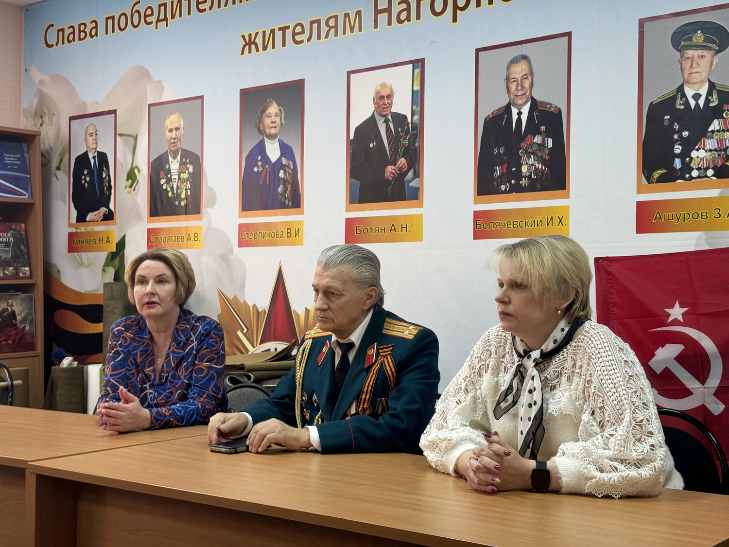 Депутат Госдумы Светлана Разворотнева встретилась с волонтерами Нагорного района «По ZOVу сердца», фото