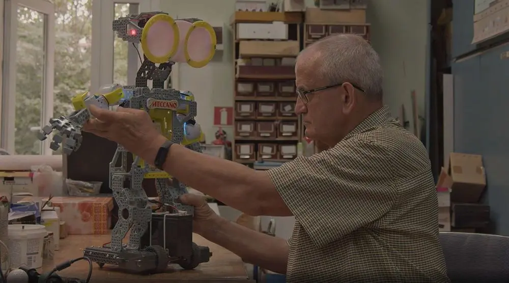 Фестиваль документального кино, итальянская остерия и выставка индийских тканей &mdash; куда пойти после работы  фото