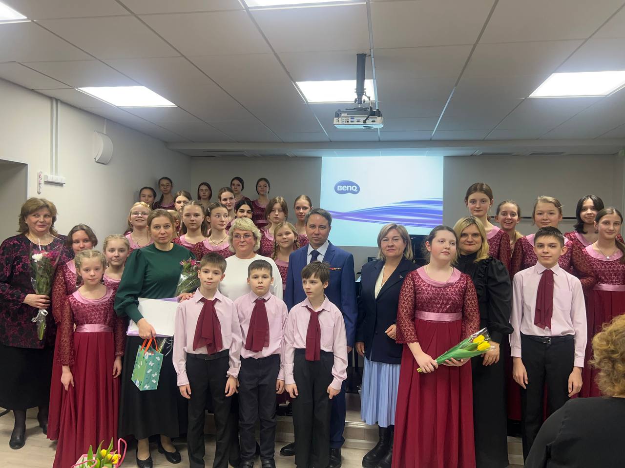 Общественниц и педагогов САО поздравили с праздником весны, фото