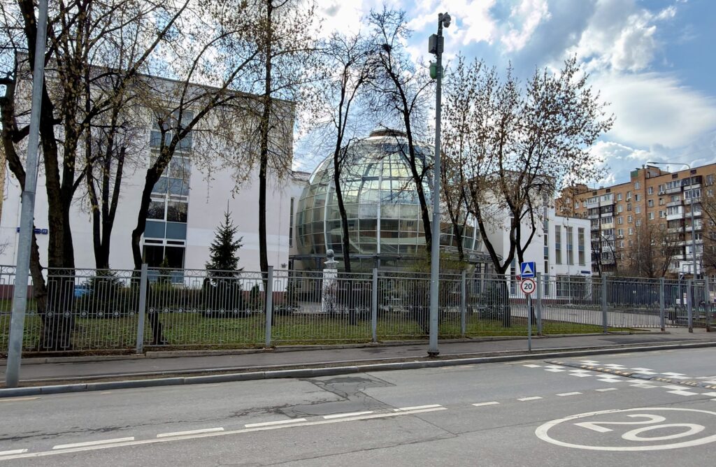 Волгоградский проспект &mdash; Римская: московский &laquo;памятник невидимке&raquo; у кубинского маяка  фото