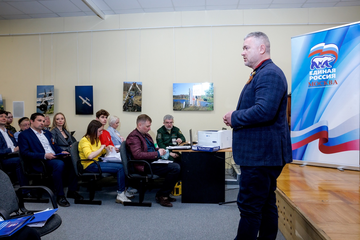 Евгений Андриенко вместе с активистами Центра развития написал «Диктант Победы», фото