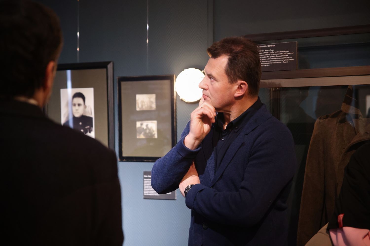 Депутат Роман Романенко посетил музей писателя-фантаста Евгения Войскунского в Южном Бутово, фото