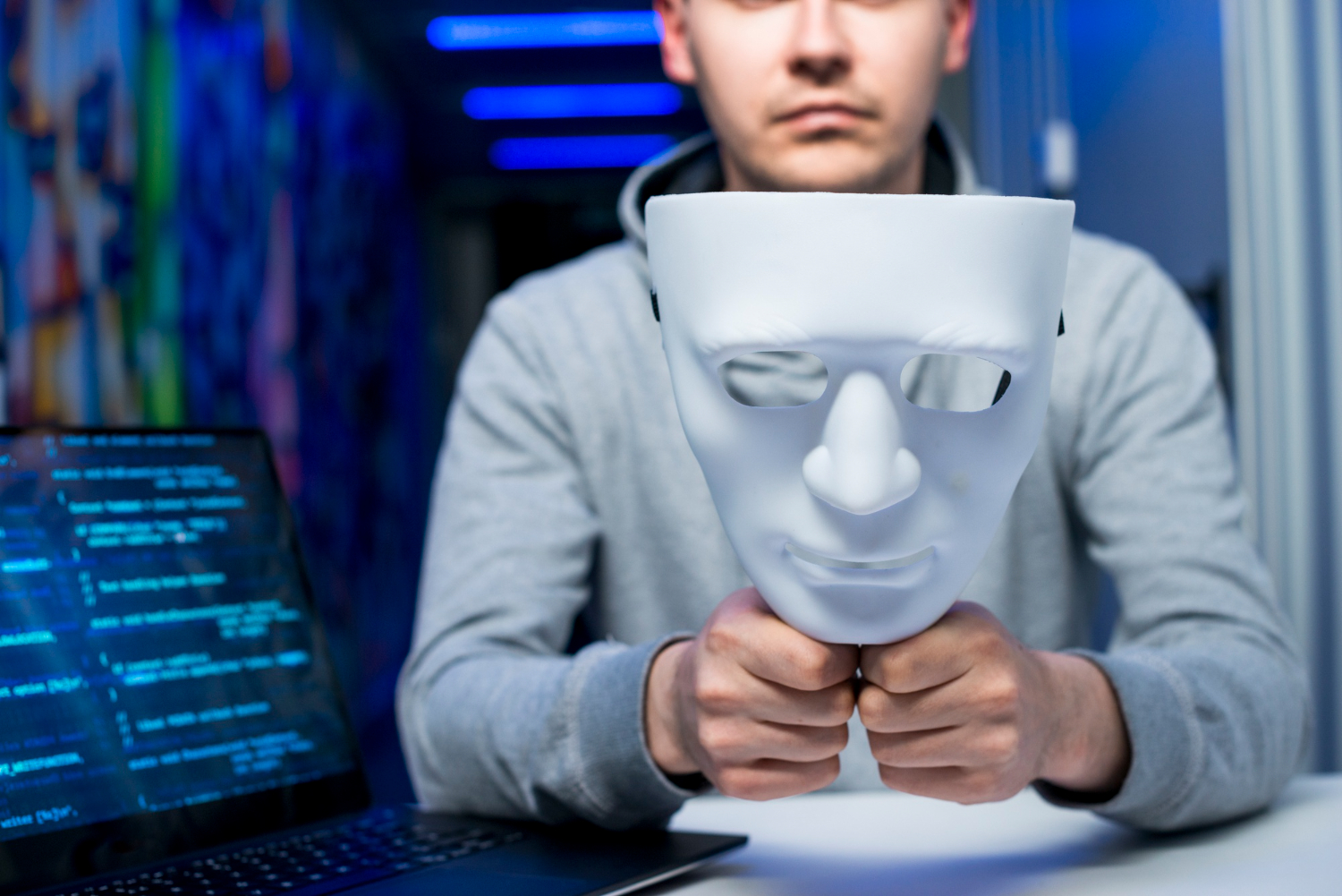 Нейросеть сокращает возможности телефонных мошенников, фото