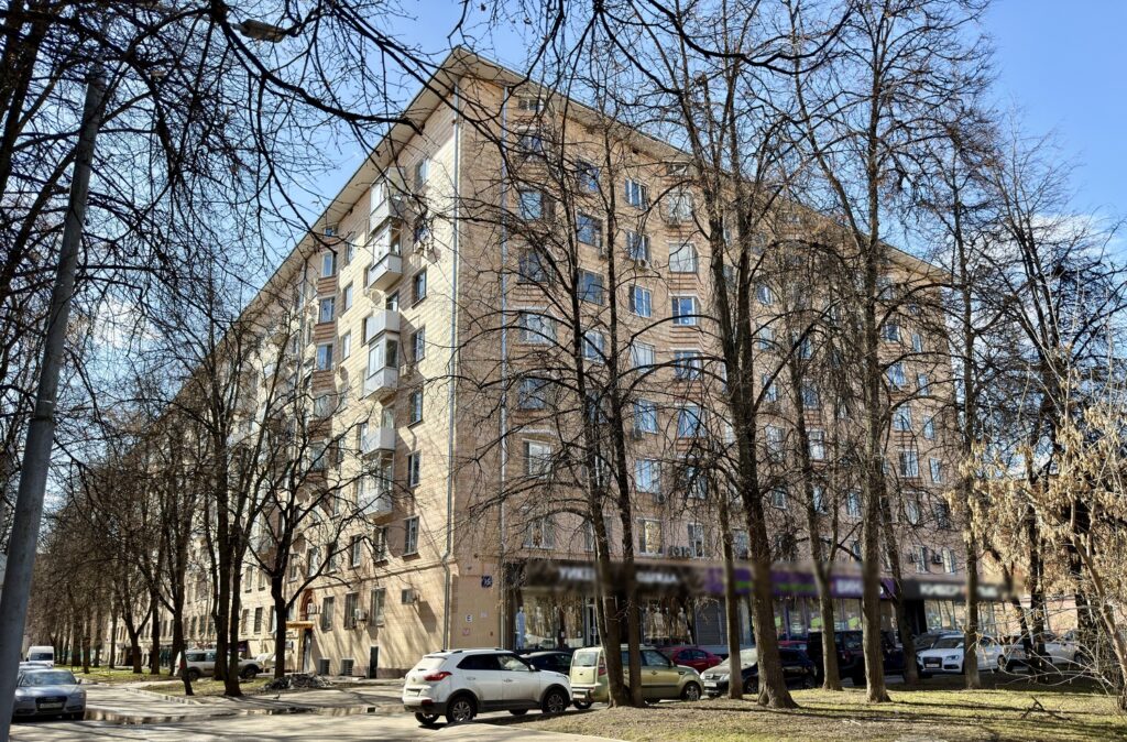 Университет &mdash; Новаторская: Данте и борьба с архитектурными излишествами  фото