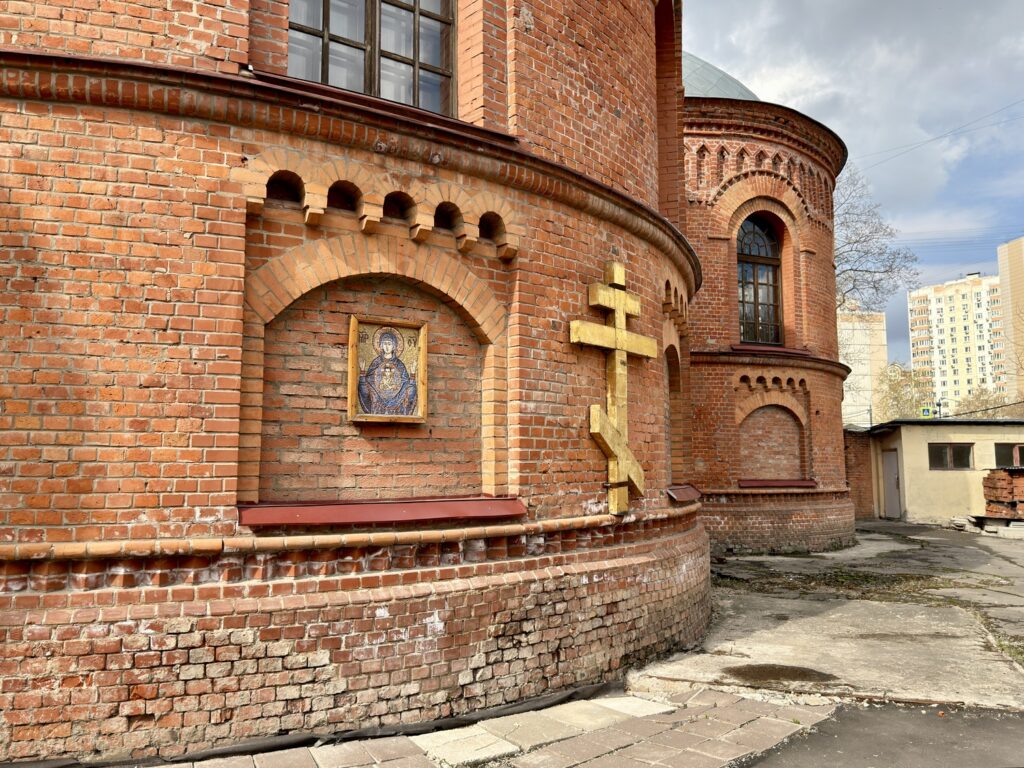 Волгоградский проспект &mdash; Римская: московский &laquo;памятник невидимке&raquo; у кубинского маяка  фото