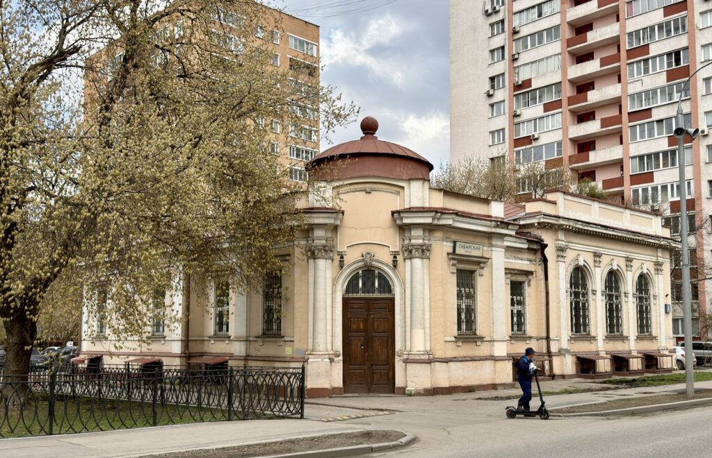 Волгоградский проспект &mdash; Римская: московский &laquo;памятник невидимке&raquo; у кубинского маяка  фото