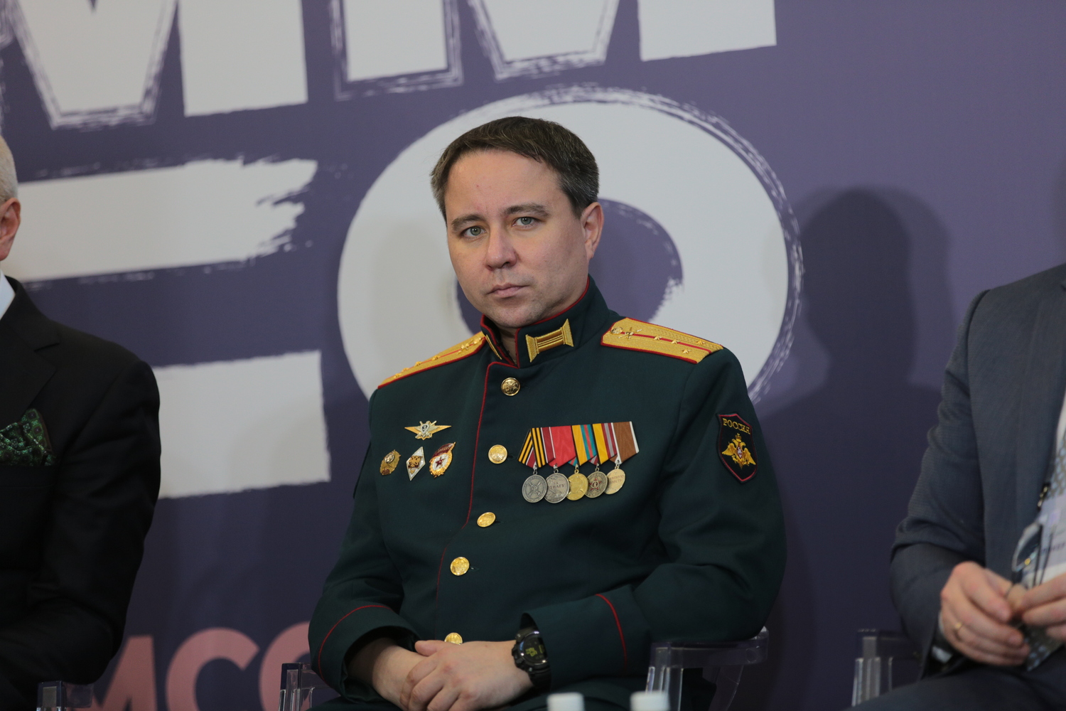 Участник СВО Эльдар Шарипов выступил на круглом столе о роли отца в воспитании детей, фото