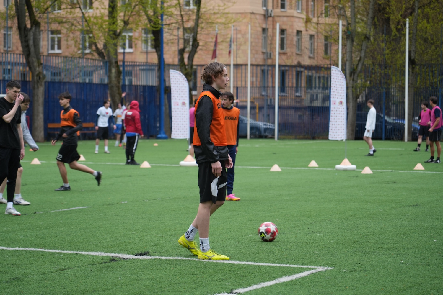 В Хамовниках прошел футбольный турнир, посвященный мастеру спорта СССР Гавриилу Качалину, фото