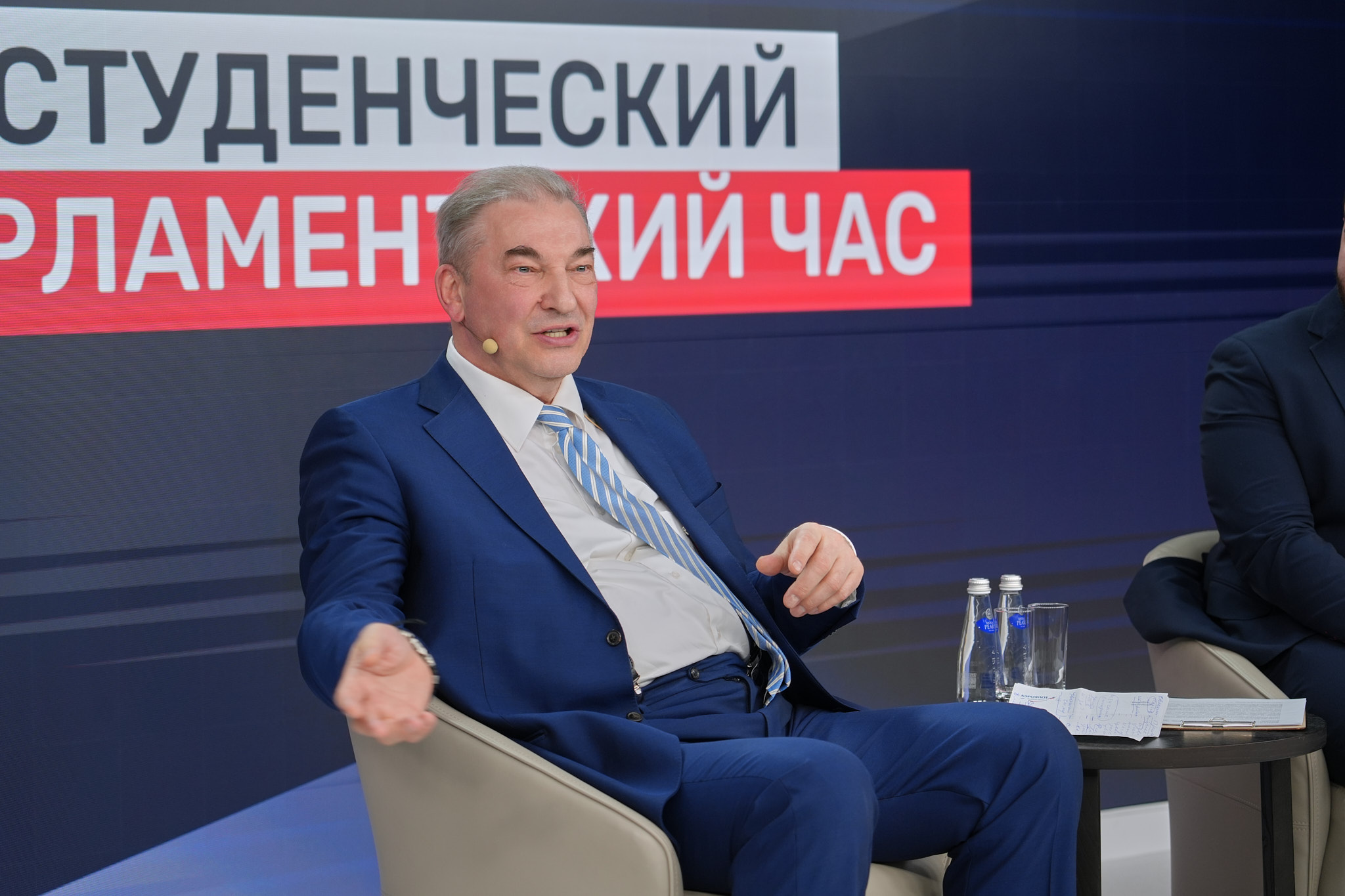 «Спорт и политика в одном лице»: легендарный вратарь Владислав Третьяк встретился с активистами СПК, фото