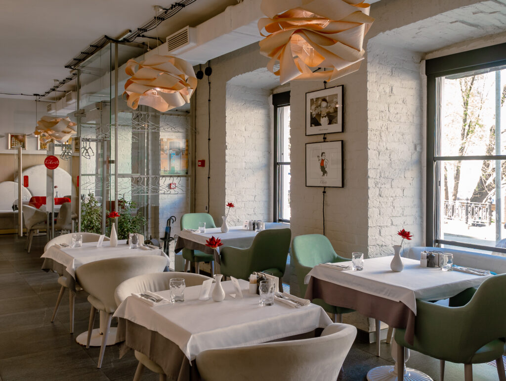 Гараж космонавта, авангард начала XX века и домашняя паста &mdash; куда пойти после работы  фото