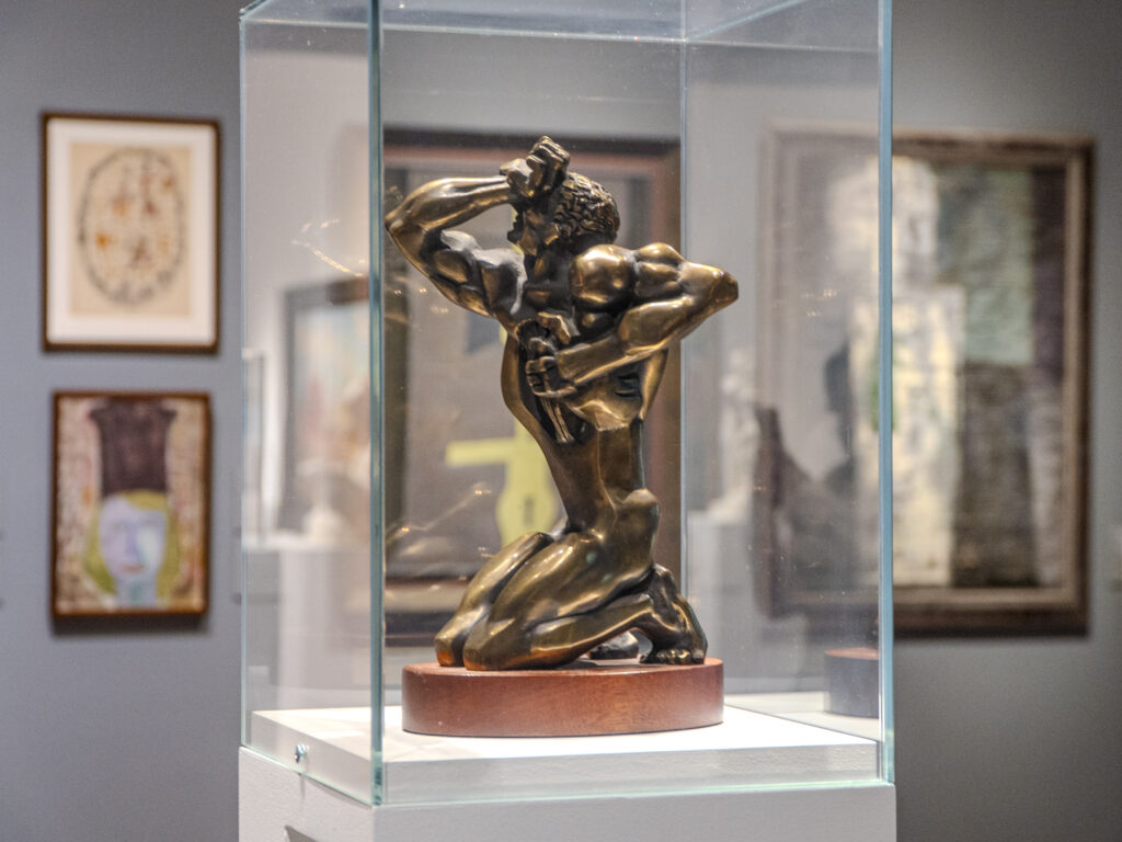 Выставка в честь Эрнста Неизвестного, арии Моцарта и ресторан в особняке &mdash; куда пойти после работы  фото