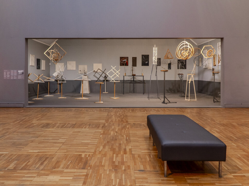 Гараж космонавта, авангард начала XX века и домашняя паста &mdash; куда пойти после работы  фото