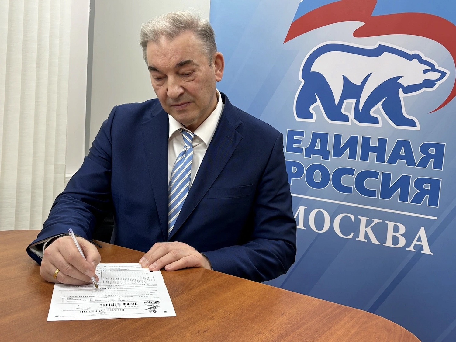 Владислав Третьяк написал «Диктант Победы» в Восточном округе, фото