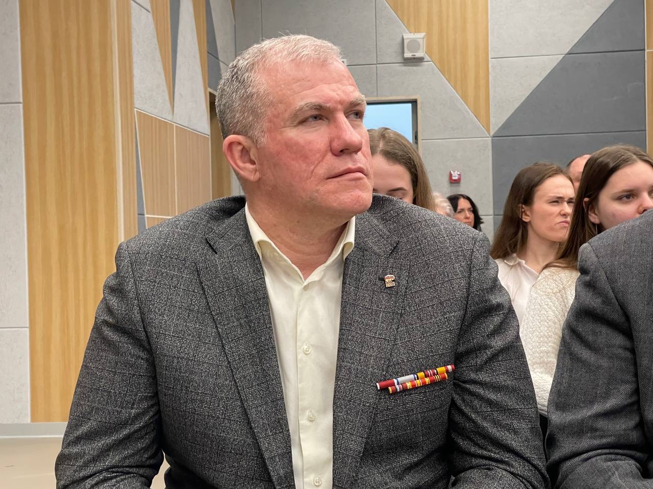 Участник СВО Александр Шелковой поддержал проект «Всероссийская неделя детской книги» в Москве, фото