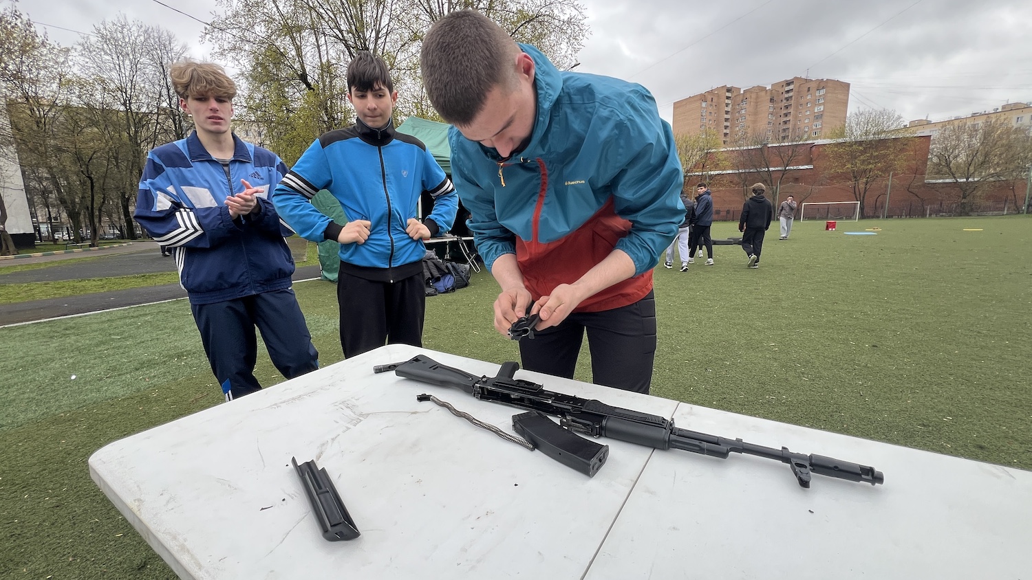 Участник СВО Эльдар Шарипов поздравил победителей весенних игр Кубка Чуфистова, фото