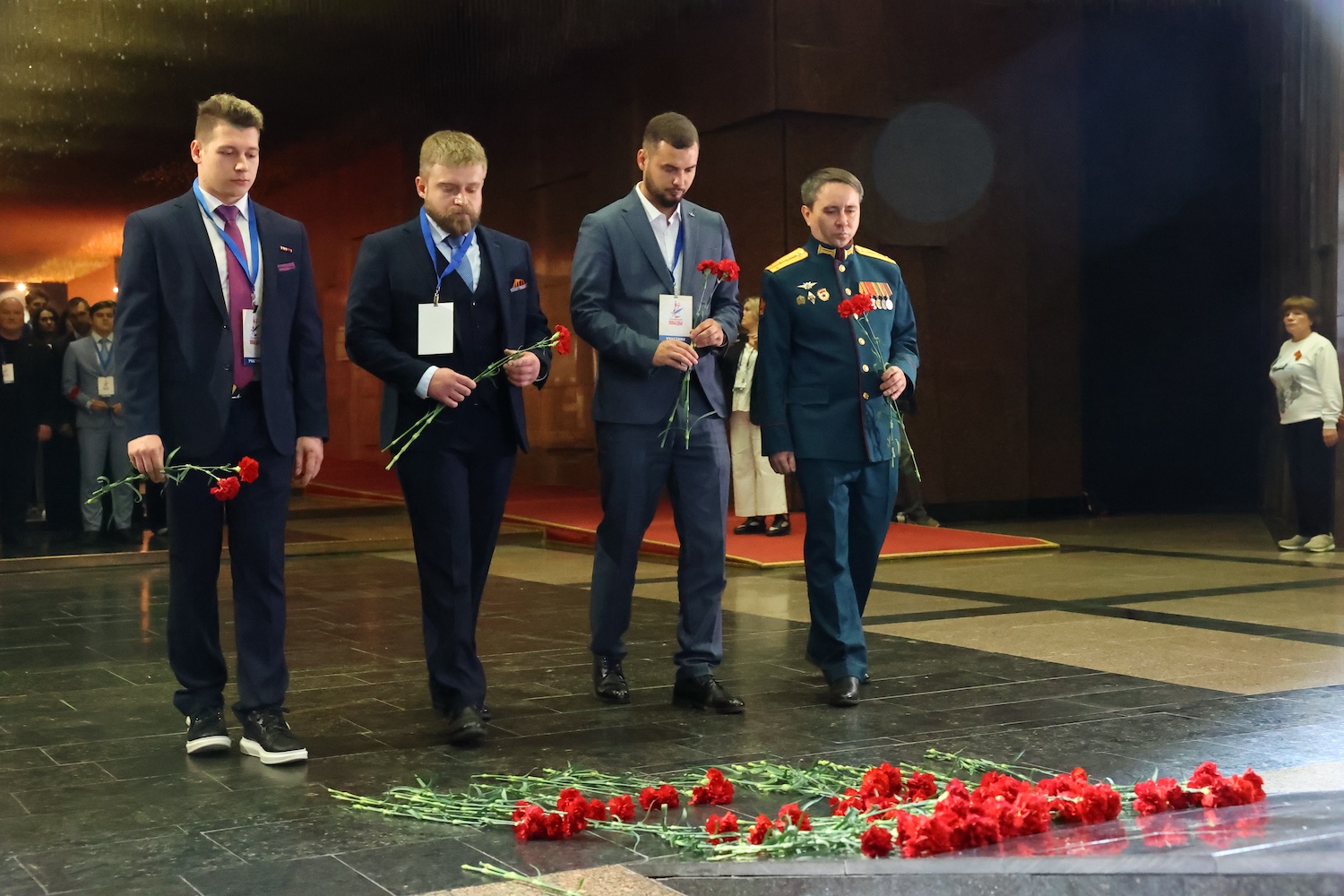 Ветераны боевых действий приняли участие в акции «Диктант Победы» на Поклонной горе, фото