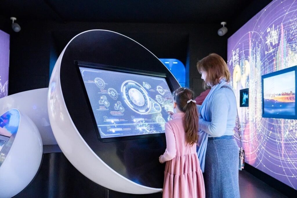 Гараж космонавта, авангард начала XX века и домашняя паста &mdash; куда пойти после работы  фото