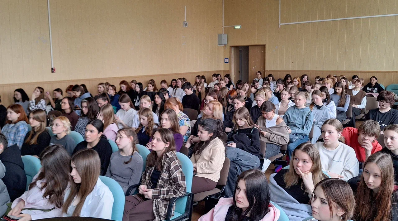 Просветительские занятия по первой помощи прошли в образовательных учреждениях ЮЗАО, фото