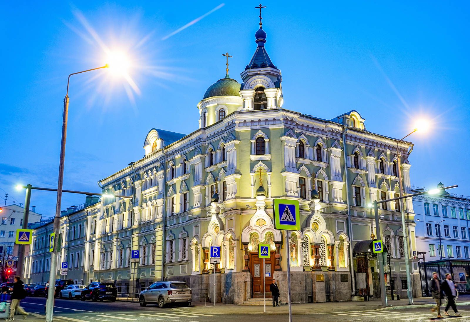 Архитектурно-художественная подсветка украсит подворье Спасо-Преображенского Валаамского монастыря в Москве, фото