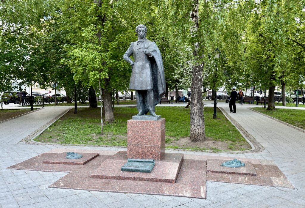 Арбатская — Смоленская: тишь да гладь «межарбатья» Арбатская — Смоленская: тишь да гладь «межарбатья» фото