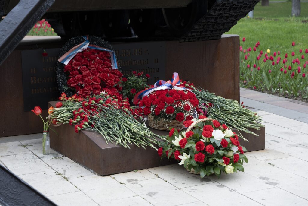Участники движения &laquo;Мой район&raquo; в Щукино приняли участие в торжественных мероприятиях ко Дню Победы  фото