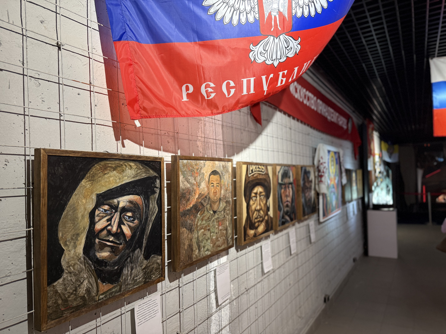 Стипендиаты правительства Москвы посетили выставку «Русь заветная» в Строгановке, фото