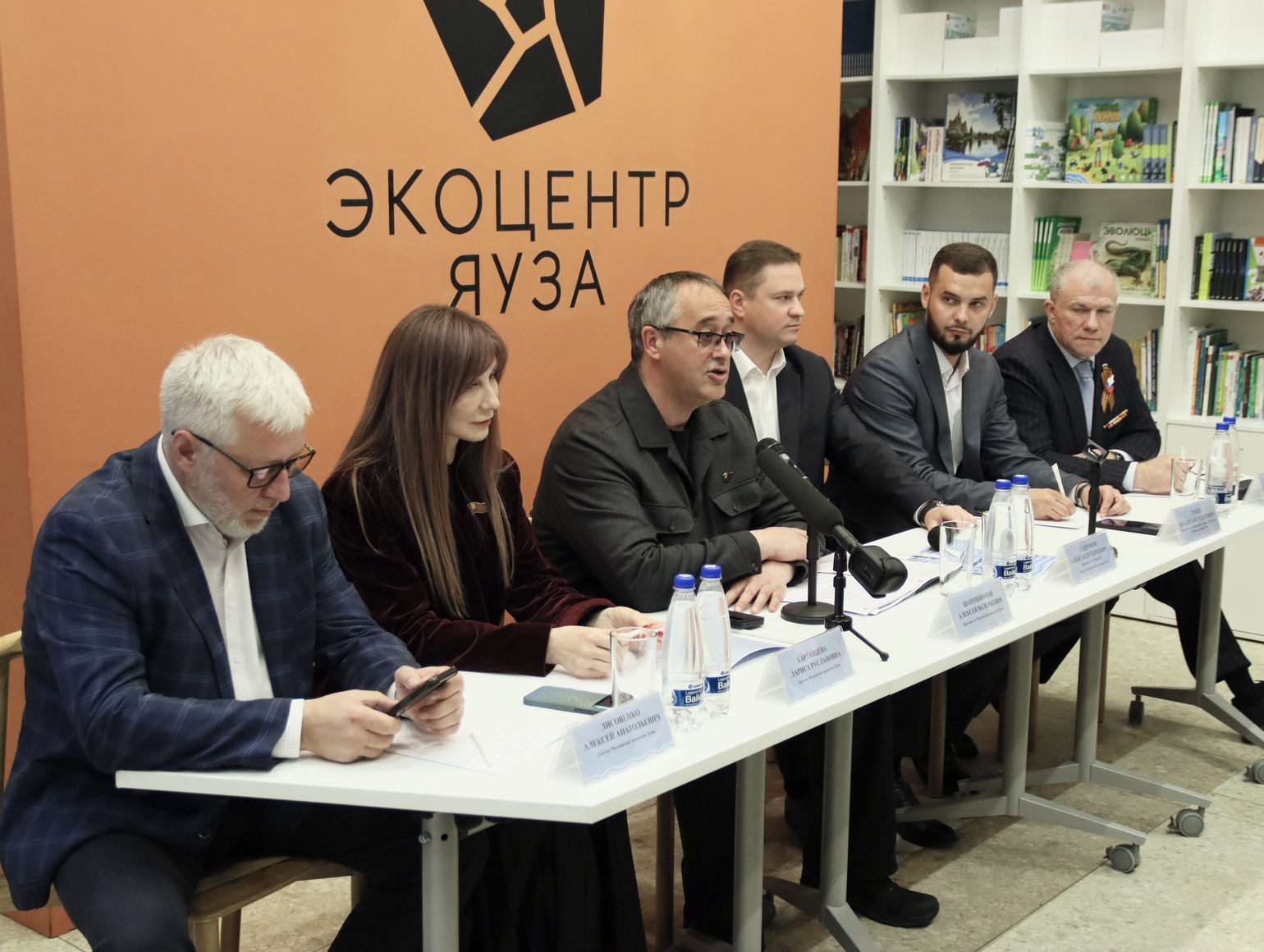 Участники СВО Владислав Гусев и Александр Шелковой обсудили на общественном совете парка «Яуза» вопросы благоустройства, фото
