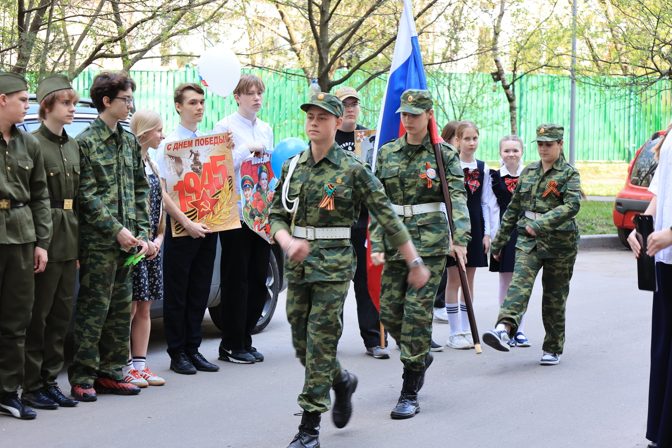 Акция «Парад Победы во дворе ветерана» прошла в Выхино-Жулебино, фото