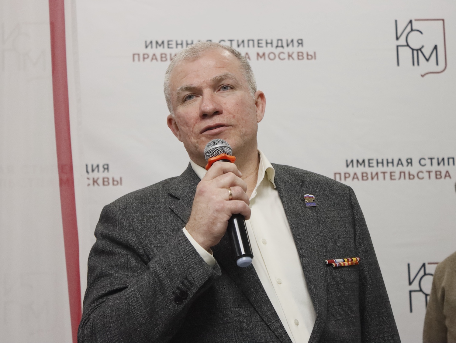 Участник СВО Александр Шелковой отметил важность проведения акций по сбору помощи в рамках фестиваля «Московская весна — 2026», фото