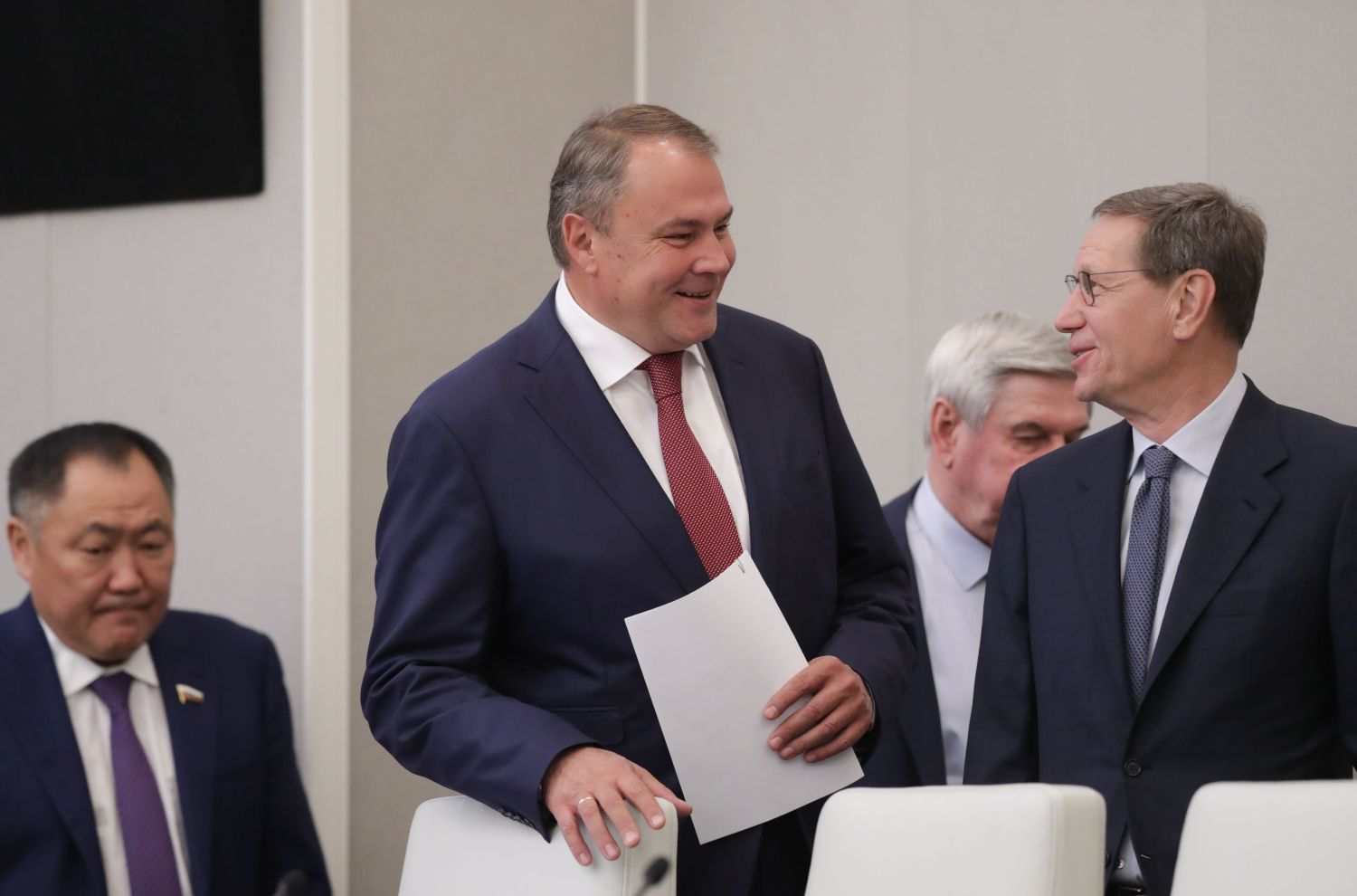 Петр Толстой поздравил социальных работников ЮВАО с профессиональным праздником, фото