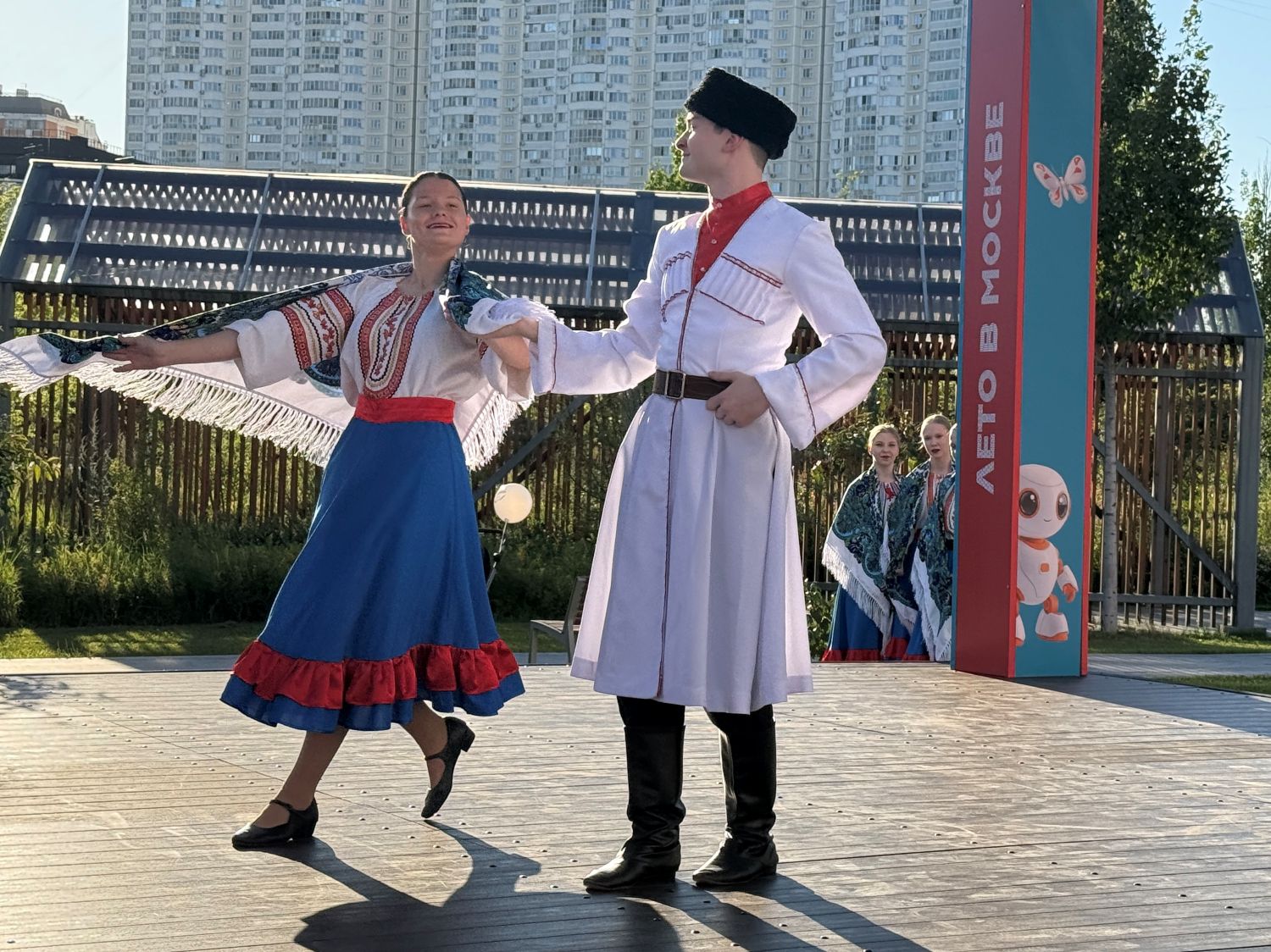 Семейный фестиваль прошел в сквере у ТПУ «Некрасовка», фото