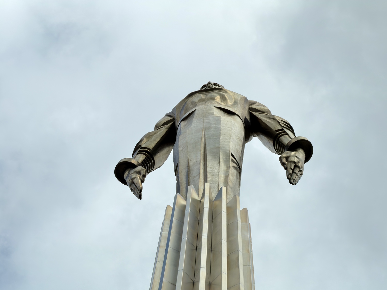 Ленинский — Академическая: из плейстоцена — в космос, фото