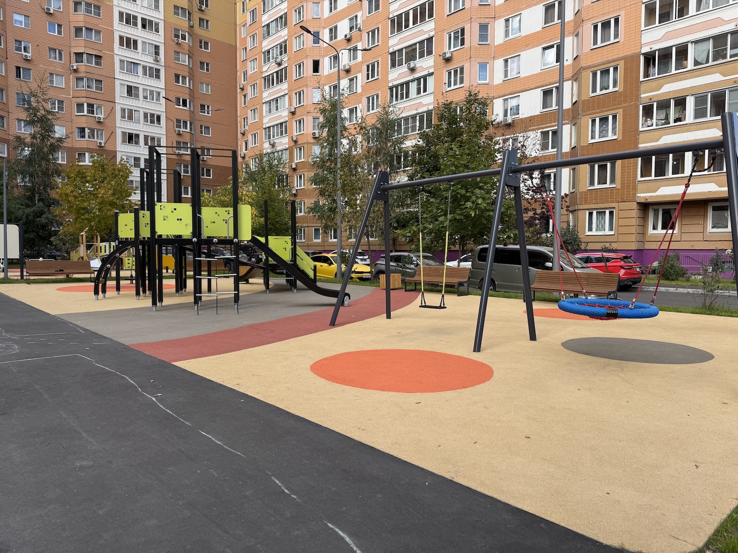 Завершилось благоустройство дворовых территорий в Очаково-Матвеевском, фото