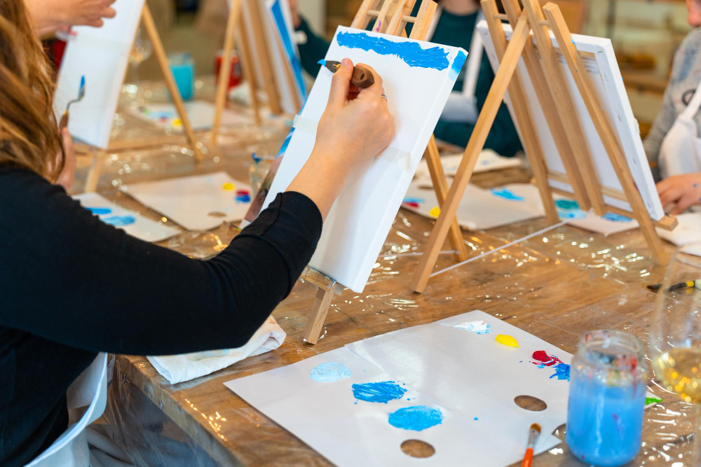 Бесплатный мастер-класс по живописи для детей пройдет в Бескудниковском районе, фото