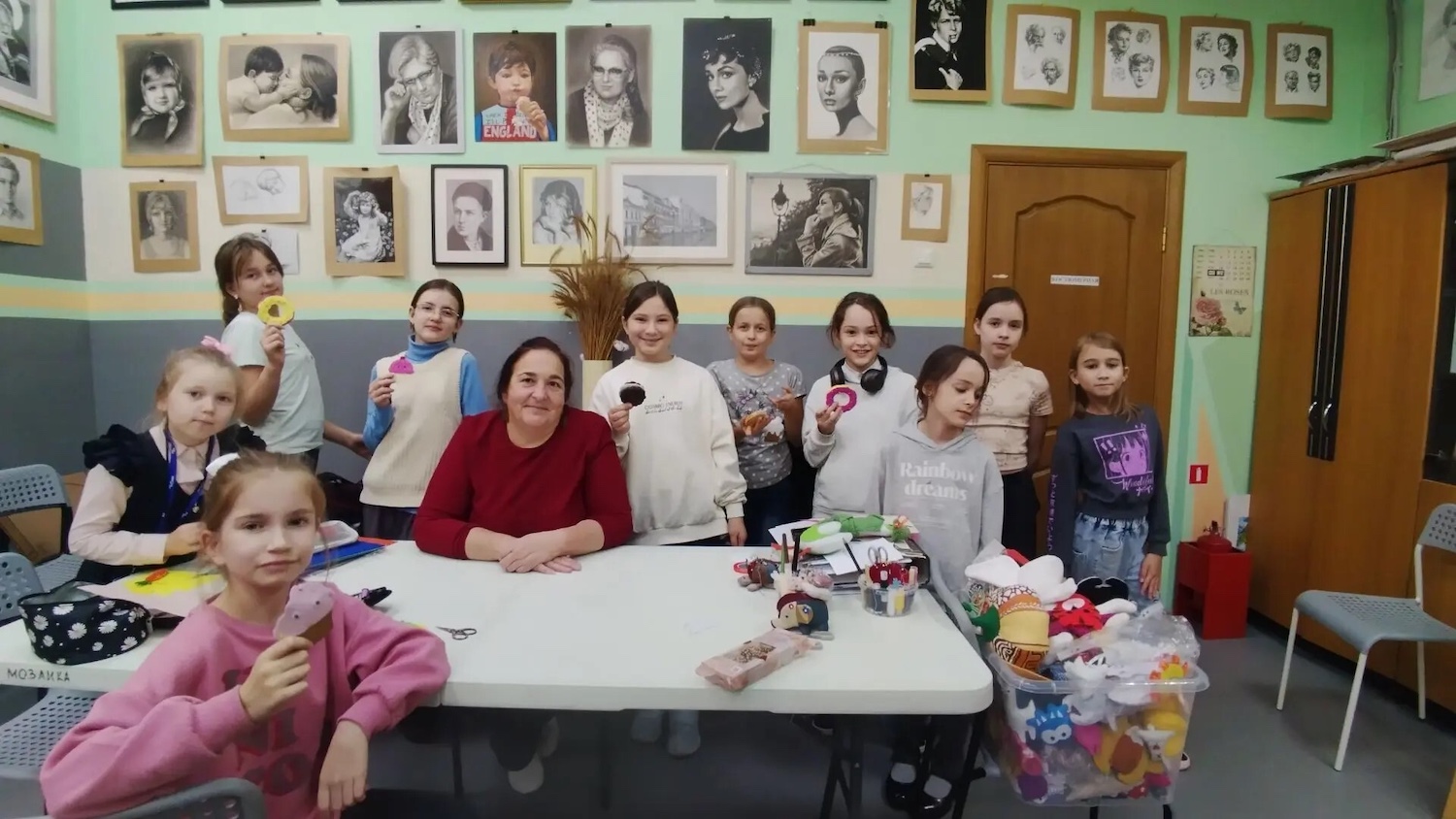 Творческий мастер-класс, посвященный необычному празднику, прошел в районе Очаково-Матвеевское, фото