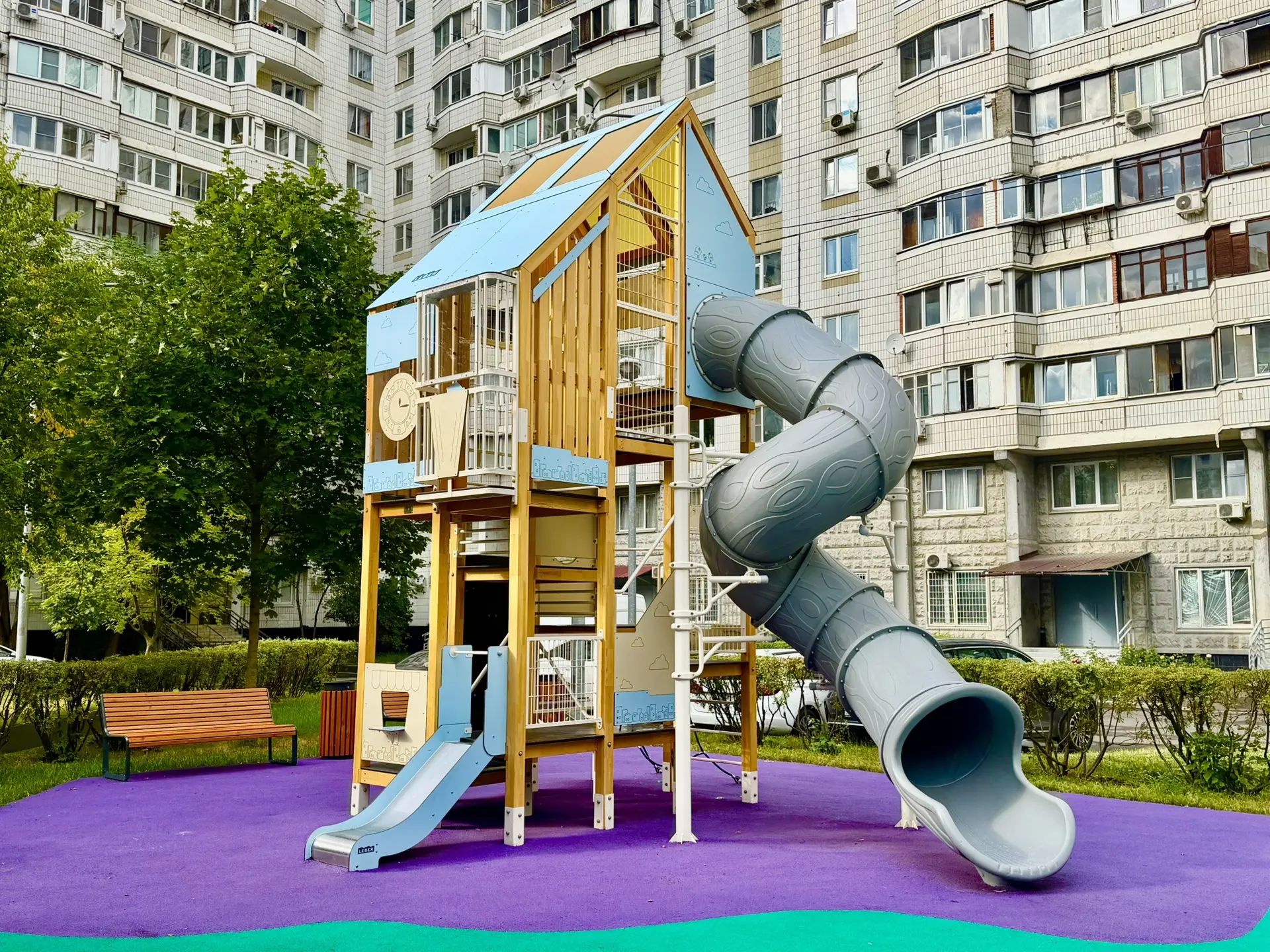 В Лосиноостровском районе завершили первый этап благоустройства на Тайнинской улице, фото
