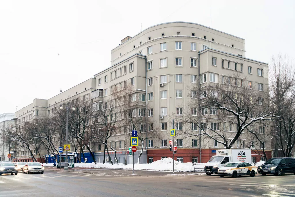 Тульская &mdash; Октябрьская: музей авангарда под открытым небом  фото