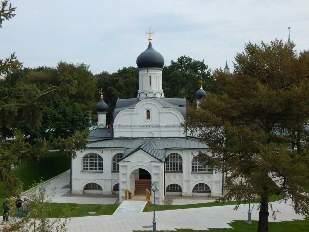 Китай-город &mdash; Площадь Революции: из-за ряда вон выходящий район  фото