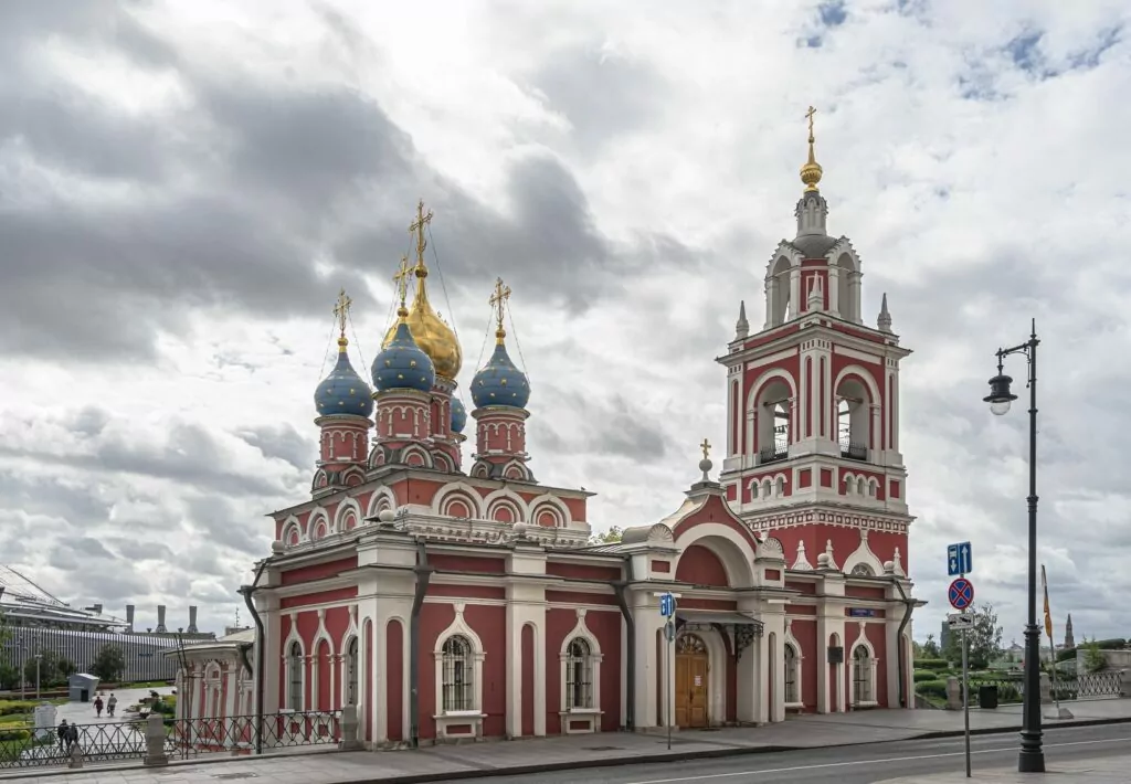 Китай-город &mdash; Площадь Революции: из-за ряда вон выходящий район  фото
